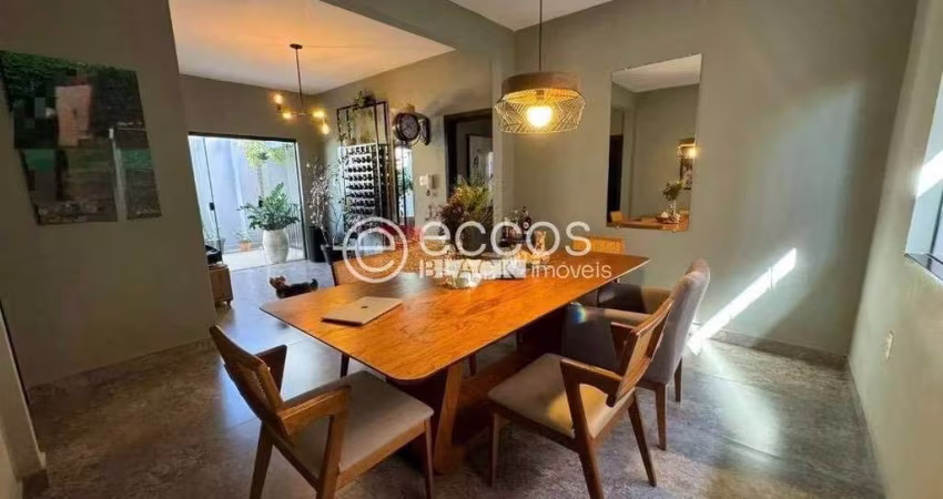 Casa à venda, 2 quartos, 1 suíte, 2 vagas, FABRÍCIO - UBERABA/MG