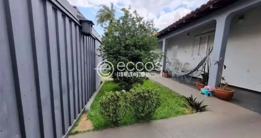 Casa para aluguel, 3 quartos, 1 suíte, 2 vagas, cidade jardim - uberlândia/mg