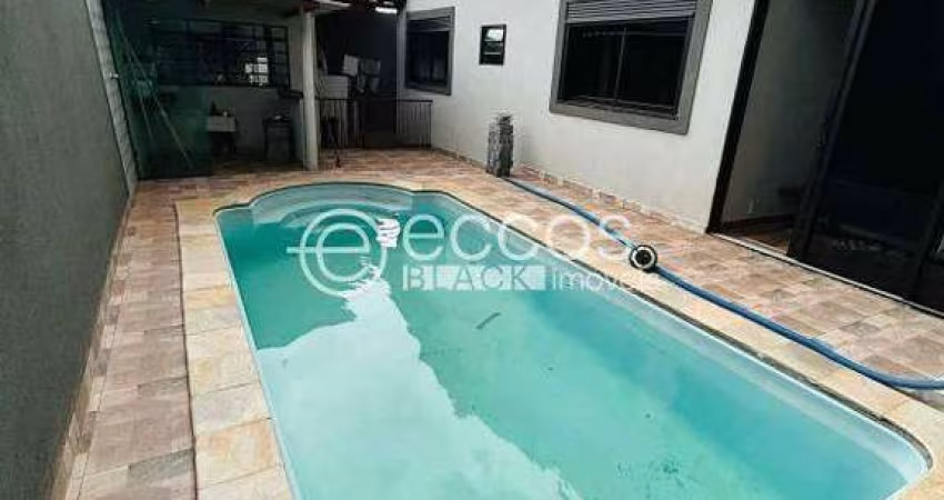 Casa à venda, 3 quartos, 3 suítes, 2 vagas, Conjunto Pontal - UBERABA/MG