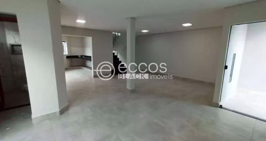Casa à venda, 4 quartos, 2 suítes, 4 vagas, Nova Uberlândia - Uberlândia/MG