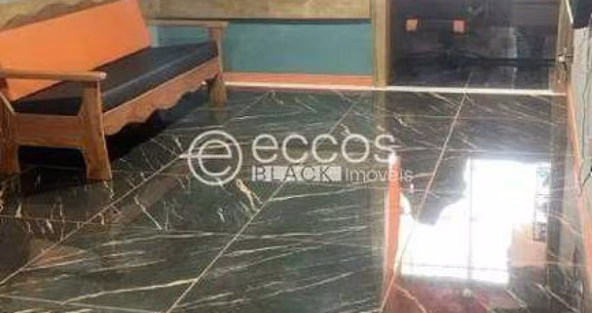 Apartamento à venda, 3 quartos, 1 suíte, 1 vaga, Presidente Roosevelt - Uberlândia/MG