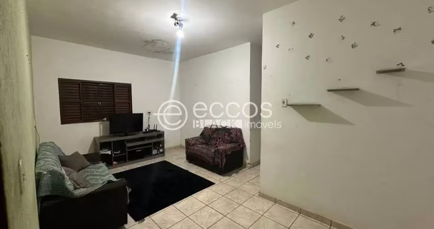Casa à venda, 2 quartos, 2 vagas, mansour - uberlândia/mg