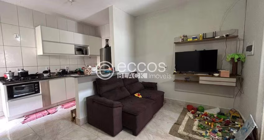 Casa à venda, 2 quartos, 2 vagas, São Jorge - Uberlândia/MG