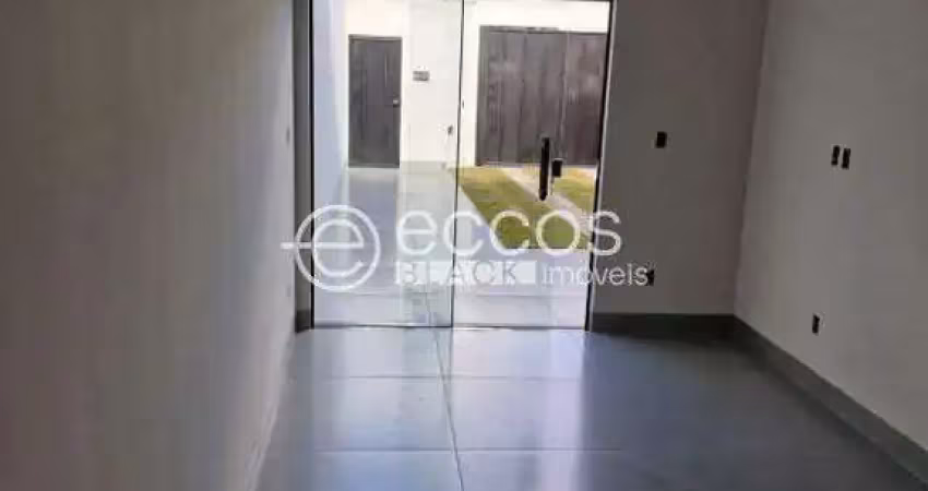 Casa à venda, 2 quartos, 1 suíte, 1 vaga, Pacaembu - Uberlândia/MG