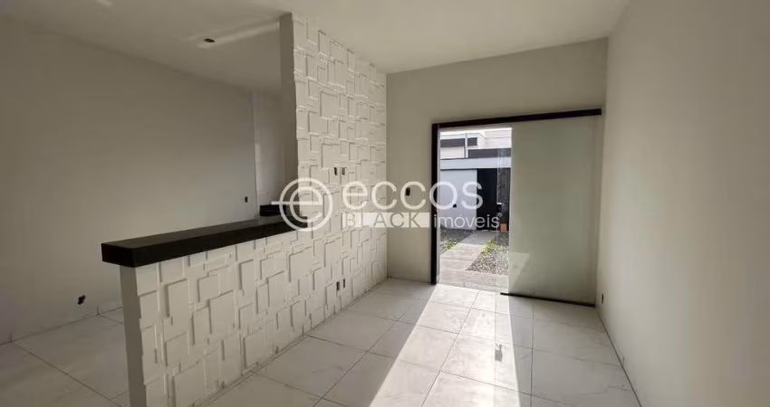 Casa à venda, 2 quartos, 1 suíte, 2 vagas, Laranjeiras - Uberlândia/MG