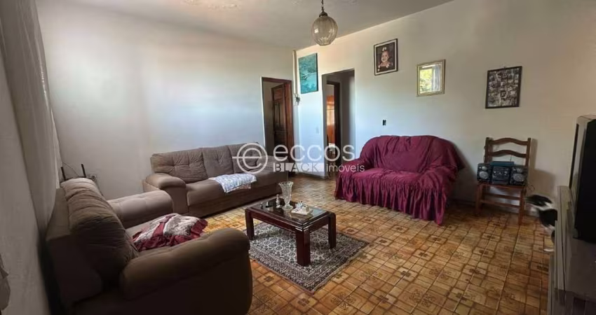 Apartamento para aluguel, 4 quartos, 1 suíte, 3 vagas, Miranda - ARAGUARI/MG
