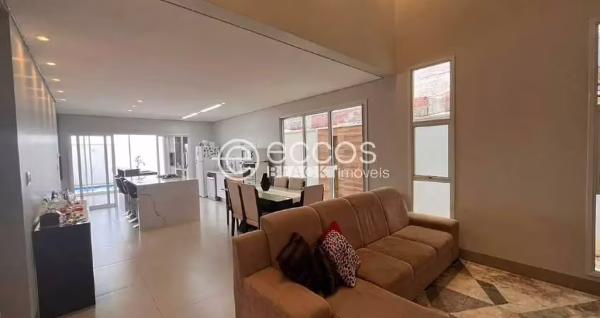 Casa à venda, 3 quartos, 3 suítes, 4 vagas, laranjeiras - uberlândia/mg