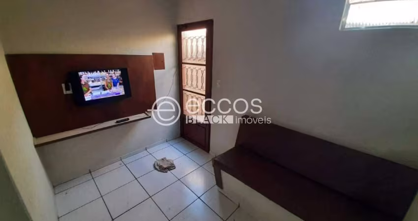 Casa para aluguel, 2 quartos, 2 suítes, Martins - Uberlândia/MG