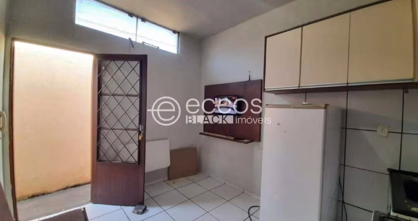 Casa para aluguel, 2 quartos, 2 suítes, Martins - Uberlândia/MG