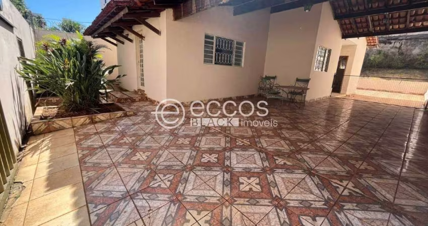 Casa para aluguel, 3 quartos, 1 suíte, 5 vagas, Morada da Colina - Uberlândia/MG