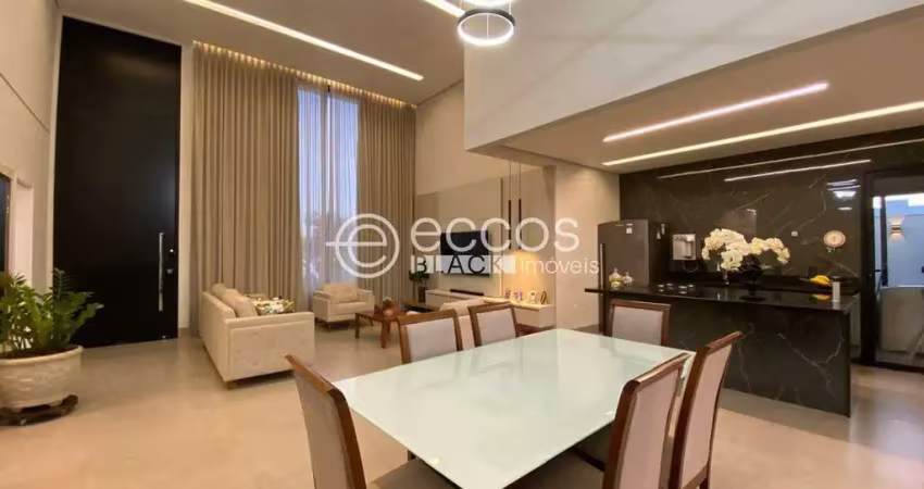 Casa em condomínio à venda, 3 quartos, 3 suítes, 2 vagas, Laranjeiras - Uberlândia/MG