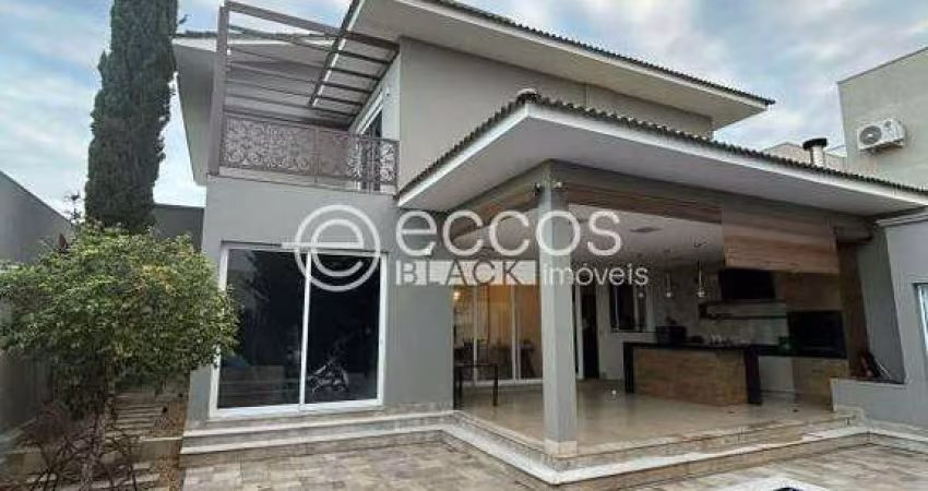 Casa em condomínio à venda, 3 quartos, 3 suítes, 2 vagas, Jardim das Palmeiras - Uberlândia/MG