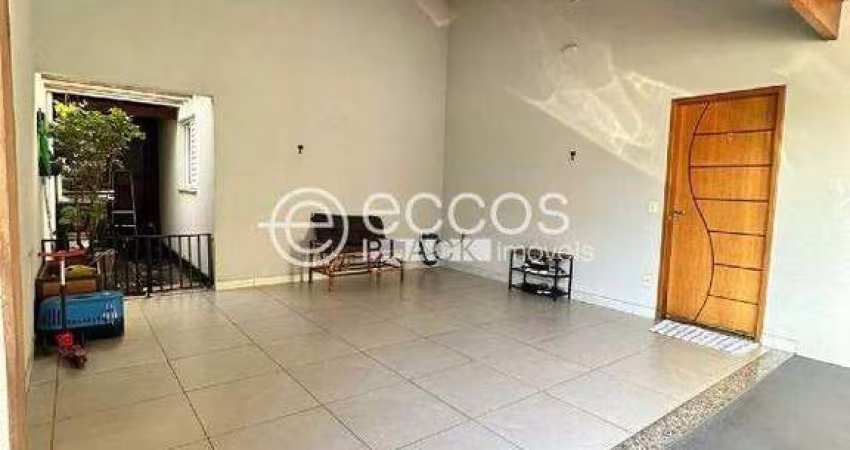 Casa em condomínio à venda, 3 quartos, 1 suíte, 3 vagas, Alto Umuarama - Uberlândia/MG