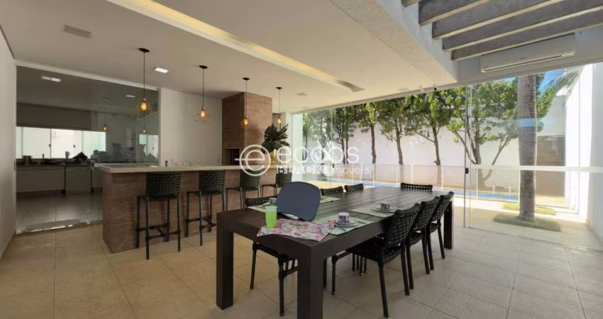 Casa em condomínio à venda, 4 quartos, 4 suítes, 3 vagas, Morada da Colina - Uberlândia/MG