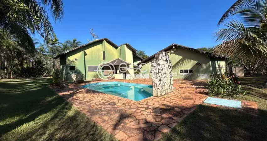 Casa em condomínio à venda, 3 quartos, 3 suítes, 6 vagas, Morada do Sol - Uberlândia/MG