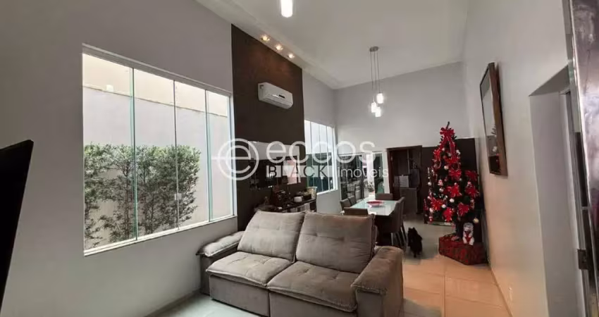 Casa à venda, 3 quartos, 1 suíte, 2 vagas, Santa Rosa - Uberlândia/MG