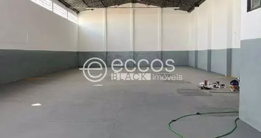 Barracão / Galpão / Depósito para alugar na Avenida Afonso Pena, --, Umuarama, Uberlândia