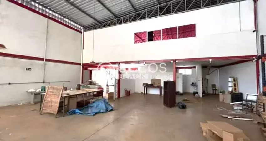 Barracão / Galpão / Depósito para alugar na Avenida Yuri Resende Miranda, 850, Novo Mundo, Uberlândia