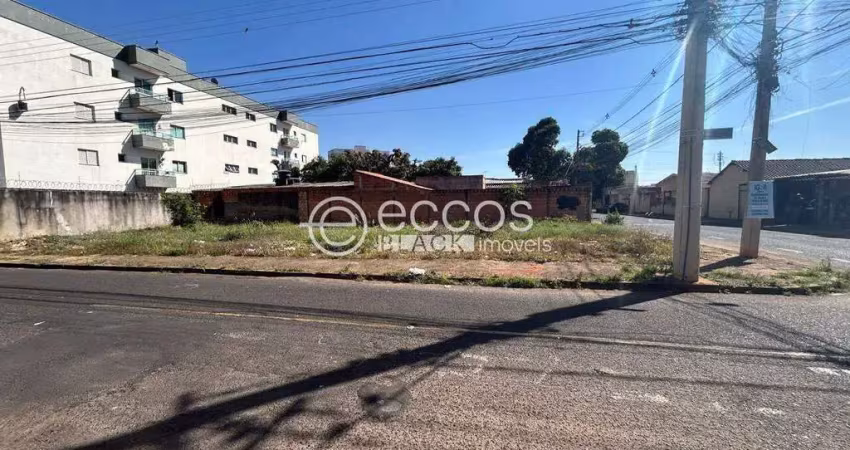 Terreno à venda na Rua Alfa, 88, Saraiva, Uberlândia