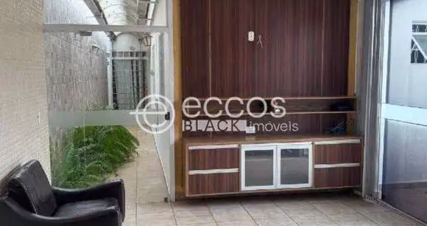 Casa para aluguel, 5 quartos, 2 suítes, 6 vagas, patrimônio - uberlândia/mg