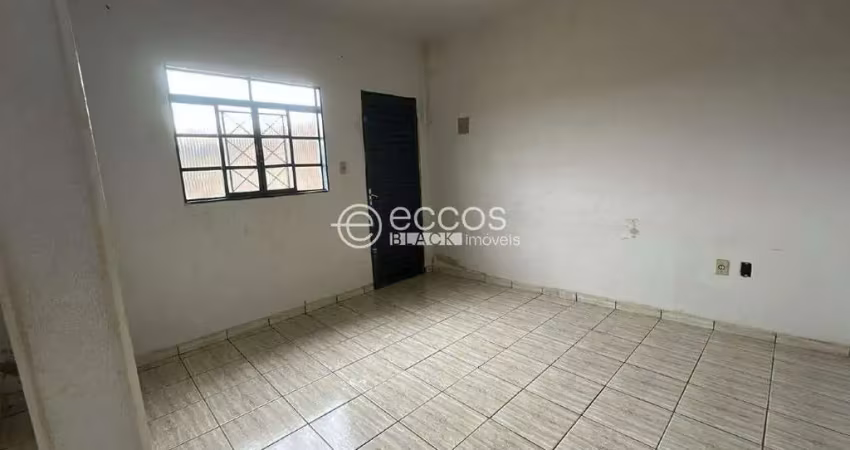 Casa para aluguel, 2 quartos, 1 vaga, centro - araguari/mg