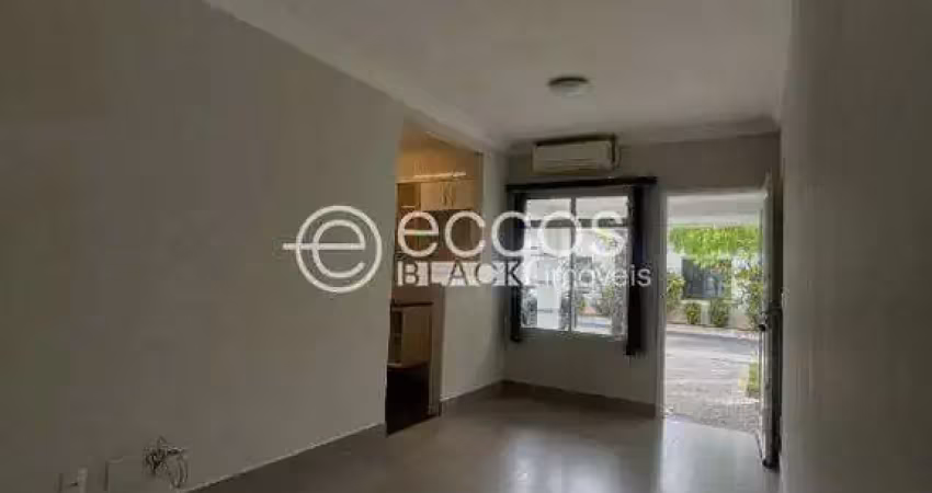 Casa em condomínio à venda, 3 quartos, 1 suíte, 2 vagas, gravatás - uberlândia/mg