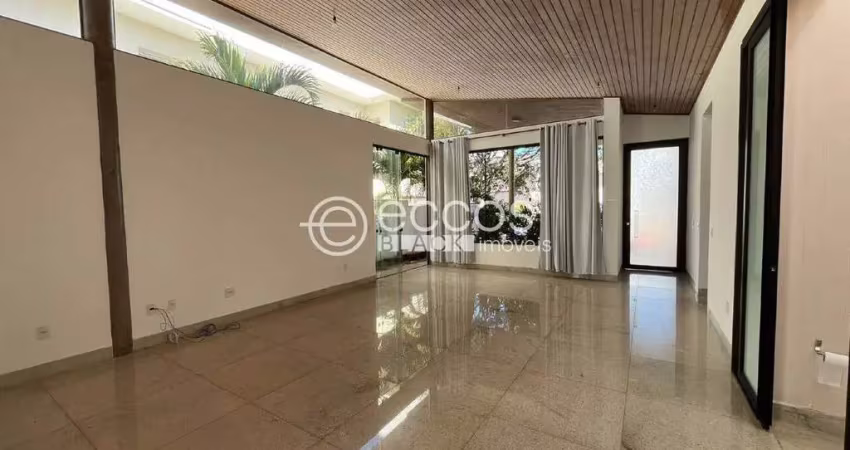 Casa em condomínio para aluguel, 4 quartos, 4 suítes, 2 vagas, aclimação - uberlândia/mg