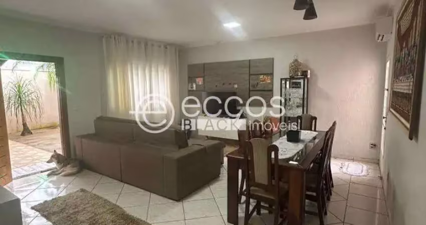 Casa à venda, 3 quartos, 1 suíte, 2 vagas, jardim nenê gomes - uberaba/mg