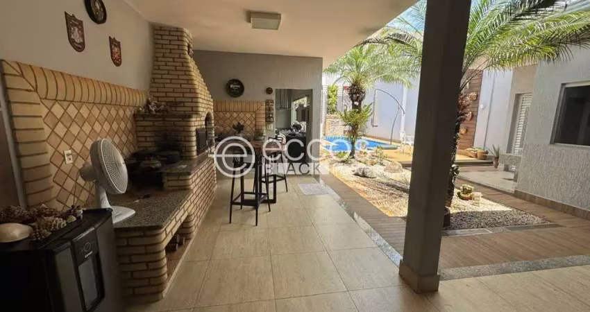 Casa à venda, 3 quartos, 1 suíte, 1 vaga, santa mônica - uberlândia/mg