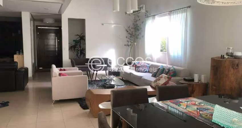 Casa em condomínio à venda, 5 quartos, 4 suítes, morada da colina - uberlândia/mg