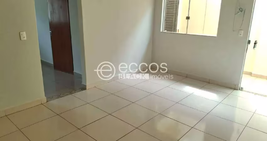Casa à venda, 3 quartos, 1 vaga, bosque - araguari/mg