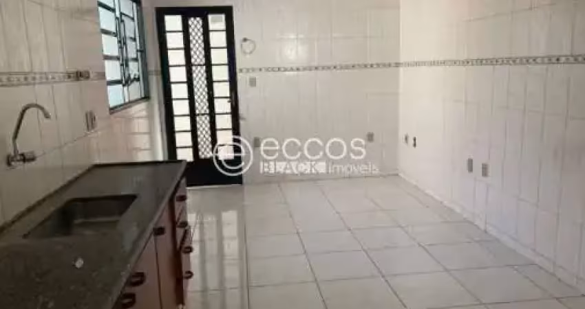 Casa para aluguel, 3 quartos, 1 suíte, 2 vagas, universitário - uberaba/mg