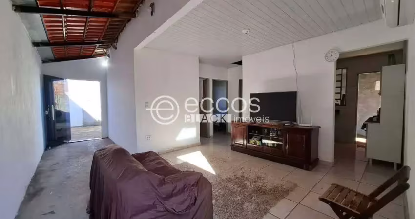 Casa à venda, 2 quartos, 1 vaga, residencial rio de janeiro - uberaba/mg