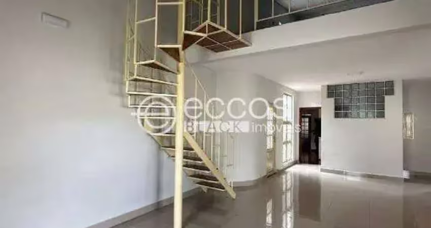 Casa para aluguel, 4 quartos, 2 suítes, 6 vagas, santa mônica - uberlândia/mg