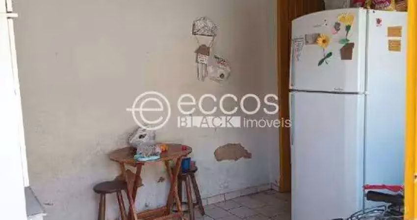 Casa à venda, 2 quartos, 1 vaga, segismundo pereira - uberlândia/mg