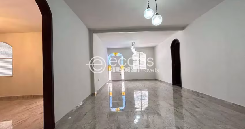 Casa à venda, 4 quartos, 1 suíte, 3 vagas, fundinho - uberlândia/mg