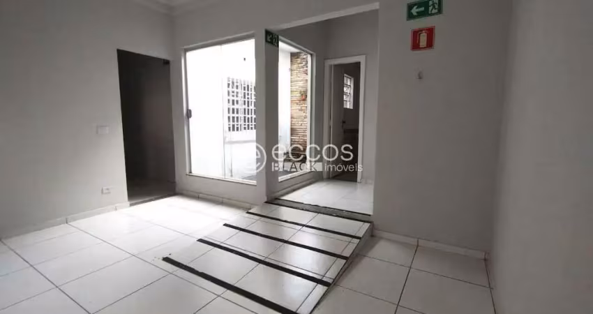 Casa comercial para alugar na Avenida Raulino Cotta Pacheco, 259, Martins, Uberlândia