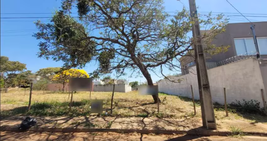 Terreno à venda na Rua Abaeté, 64, Jardim Karaíba, Uberlândia