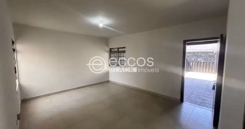 Casa para aluguel, 3 quartos, 1 suíte, 2 vagas, santa mônica - uberlândia/mg