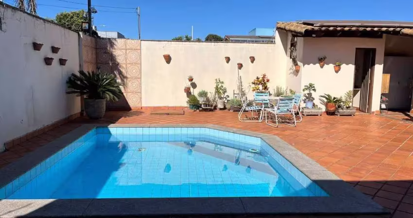 Casa à venda, 2 quartos, 2 vagas, segismundo pereira - uberlândia/mg