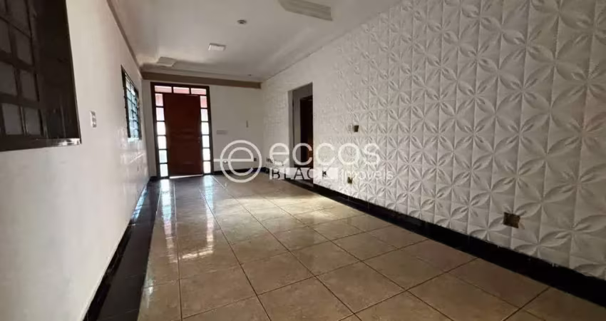 Casa à venda, 4 quartos, 1 suíte, 2 vagas, planalto - uberlândia/mg