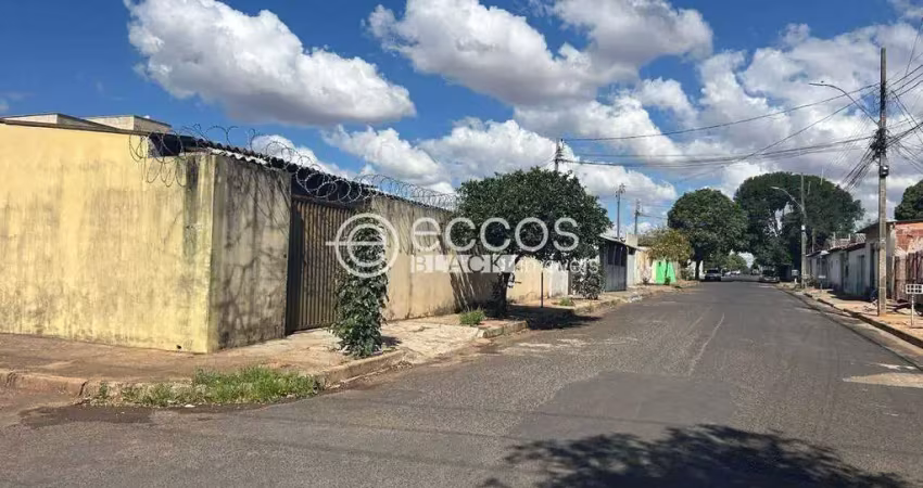 Terreno à venda na Rua Visconde de Ouro Preto, 938, Alto Umuarama, Uberlândia