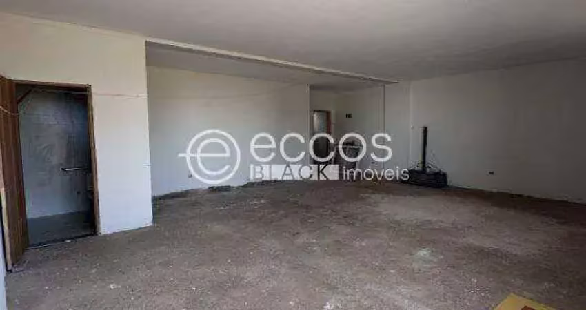 Casa comercial para alugar na Avenida Ubirajara Zacharias, 401, Novo Mundo, Uberlândia