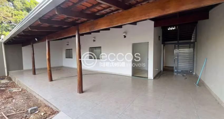 Casa para aluguel, 3 quartos, 1 suíte, 5 vagas, saraiva - uberlândia/mg