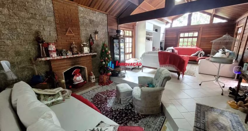 Casa (Terrea) para Venda, 3 dorm(s), 3 suite(s), 6 vaga(s), 202 m²