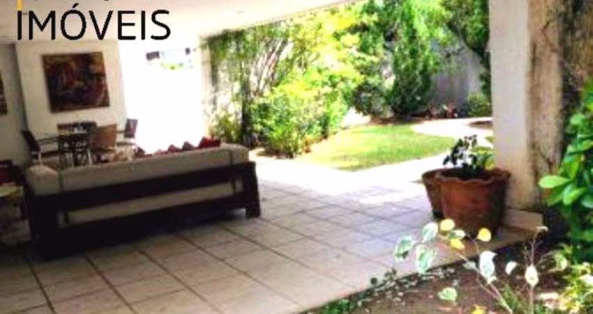 Belíssima e Impecável Casa em Condomínio, à Venda em Salvador-Ba: 3 Quartos, 3 Suítes, 2 Salas Amplas e 532 m² no Caminho das Árvores. Confira!