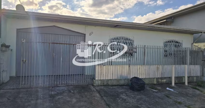 RC Imóveis aluga casa no Ganchinho