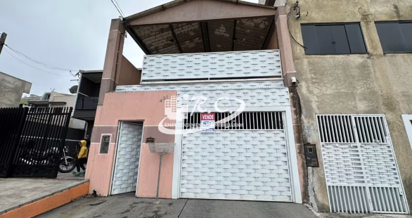RC Imóveis vende sobrado no Alto Boqueirão