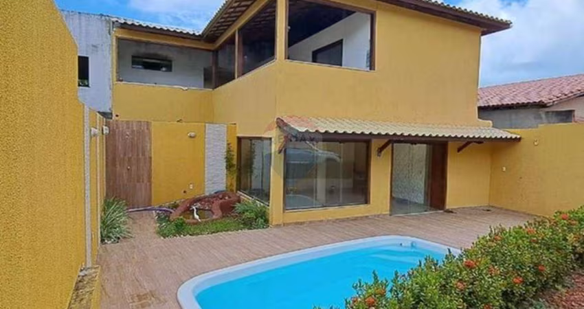 Belíssima casa duplex, 3/4 sendo 2 suítes e piscina privativa na praia de Jauá - Camaçari
