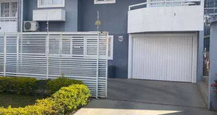 Casa para alugar na Rua Araçás, Uberaba, Curitiba